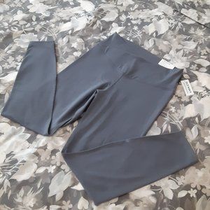 Old Navy Go Dry Leggings - size M  - NWT